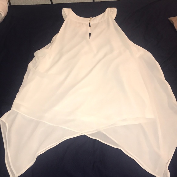 White halter top ! Size XL - Picture 5 of 5